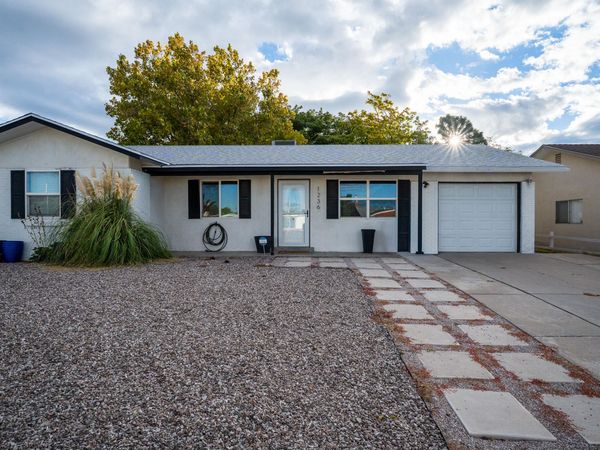 1236 Hupmobile Drive NE, Albuquerque, NM 87112