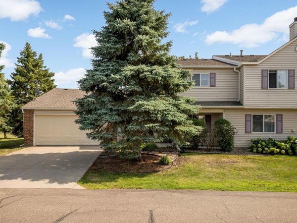 15822 Griffon Path , Apple Valley, MN 55124
