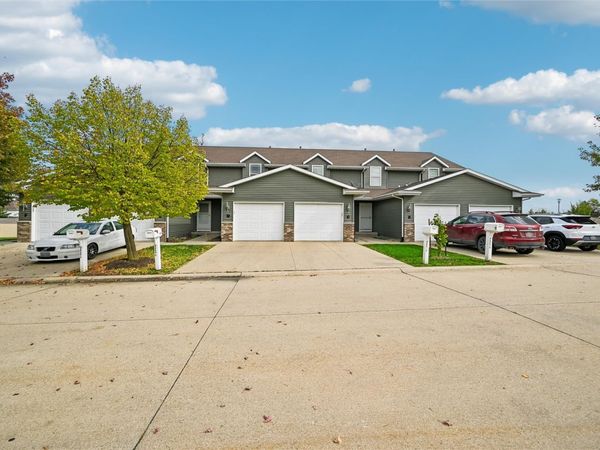3840 37th Avenue SW, Unit D, Cedar Rapids, IA 52404