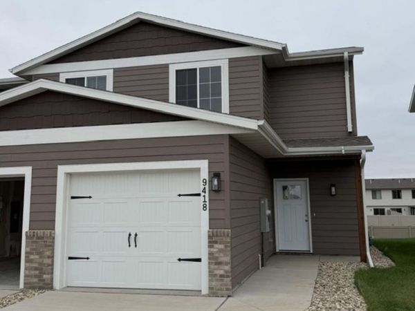 9418 W Tunis Dr, Sioux Falls, SD 57106