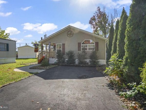5 STERLING COURT, EAST WINDSOR TWP, NJ 08520