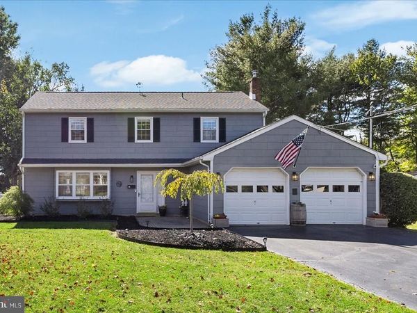 15 LESHIN LANE, HIGHTSTOWN, NJ 08520