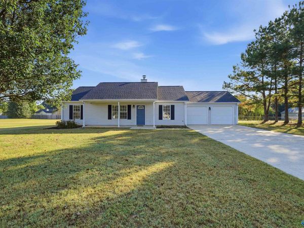 103 Meadow Green Drive, New Market, AL 35761