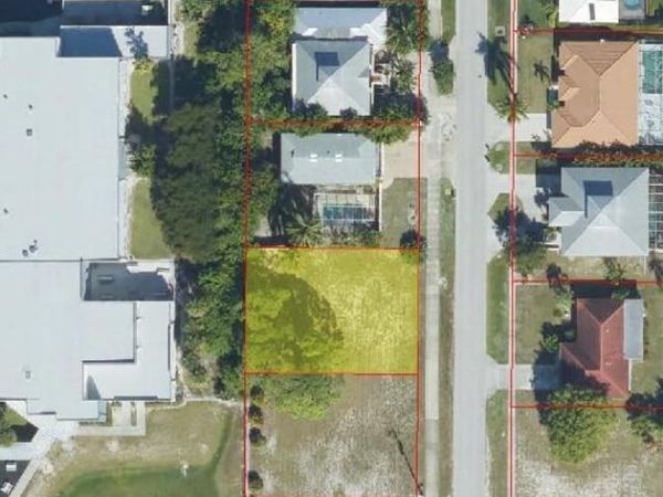 150 Greenview ST , MARCO ISLAND, FL 34145