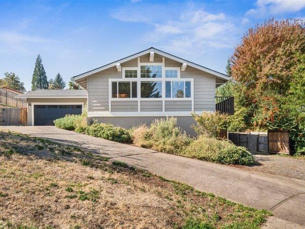 449 S Wexford Circle, Medford, OR 97504