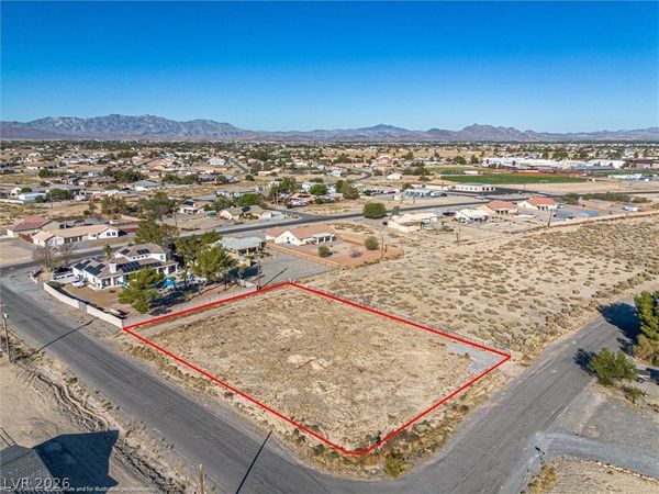 2330 S Laguna Street , Pahrump, NV 89048