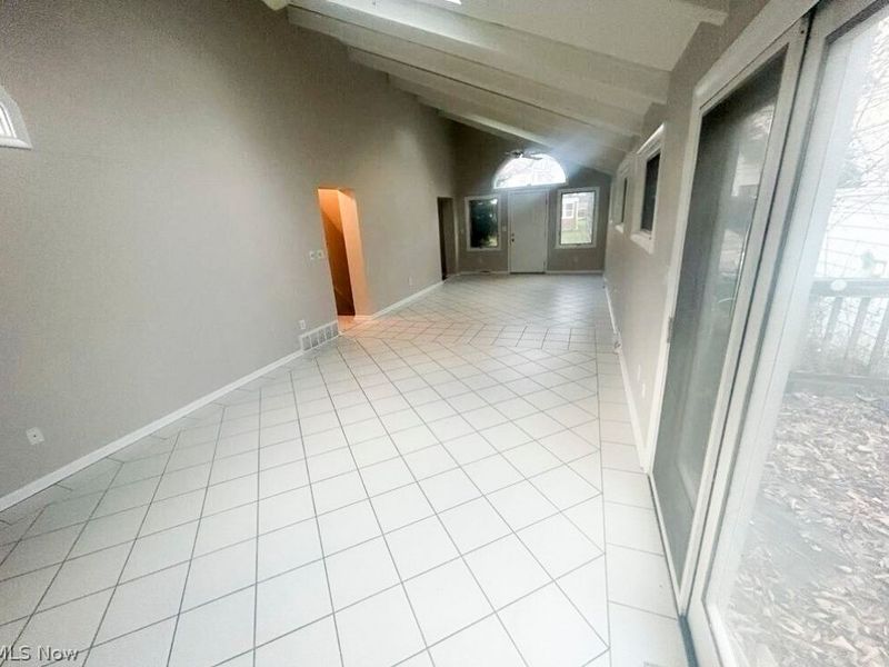 2079 S Green Road, South Euclid, OH 44121 Photo 9