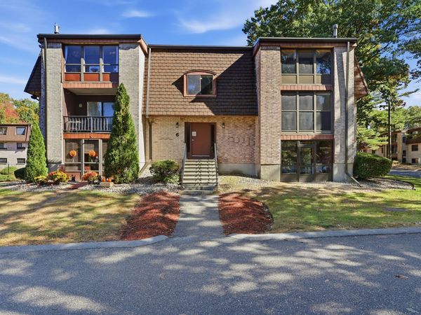 6 Greenbriar Drive, Unit 104, North Reading, MA 01864