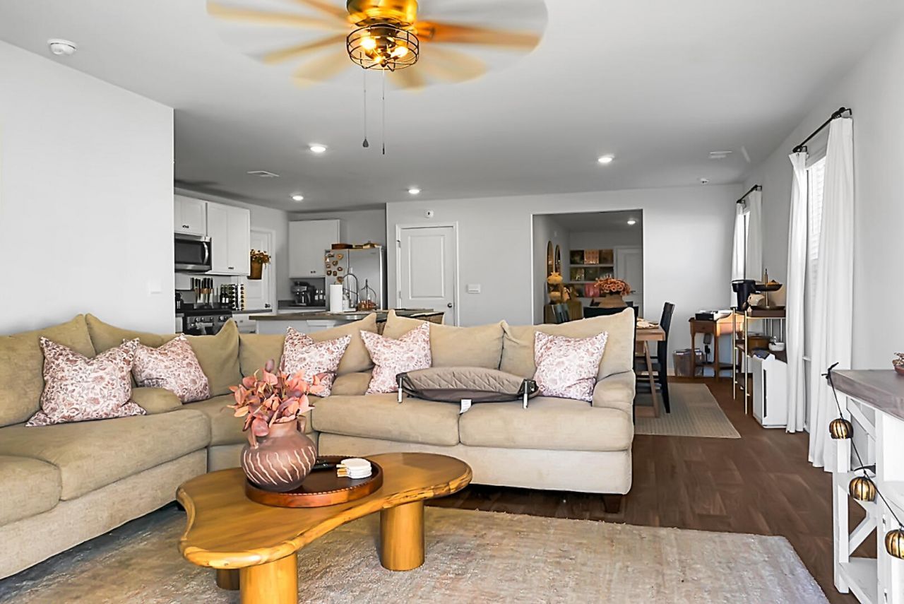 196 Coral Sunset Way Photo 17