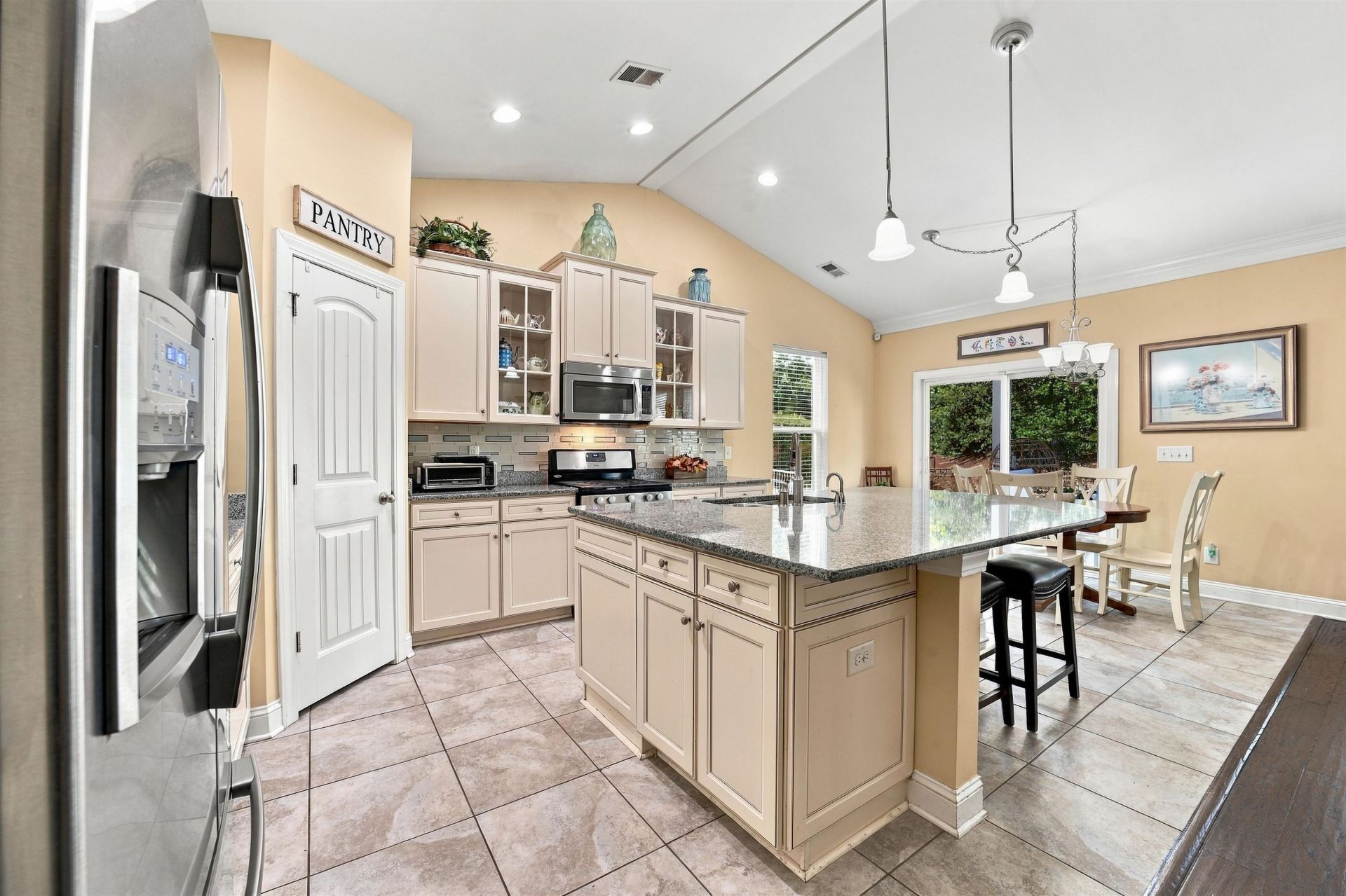 1755 Orchard Dr. Photo 4