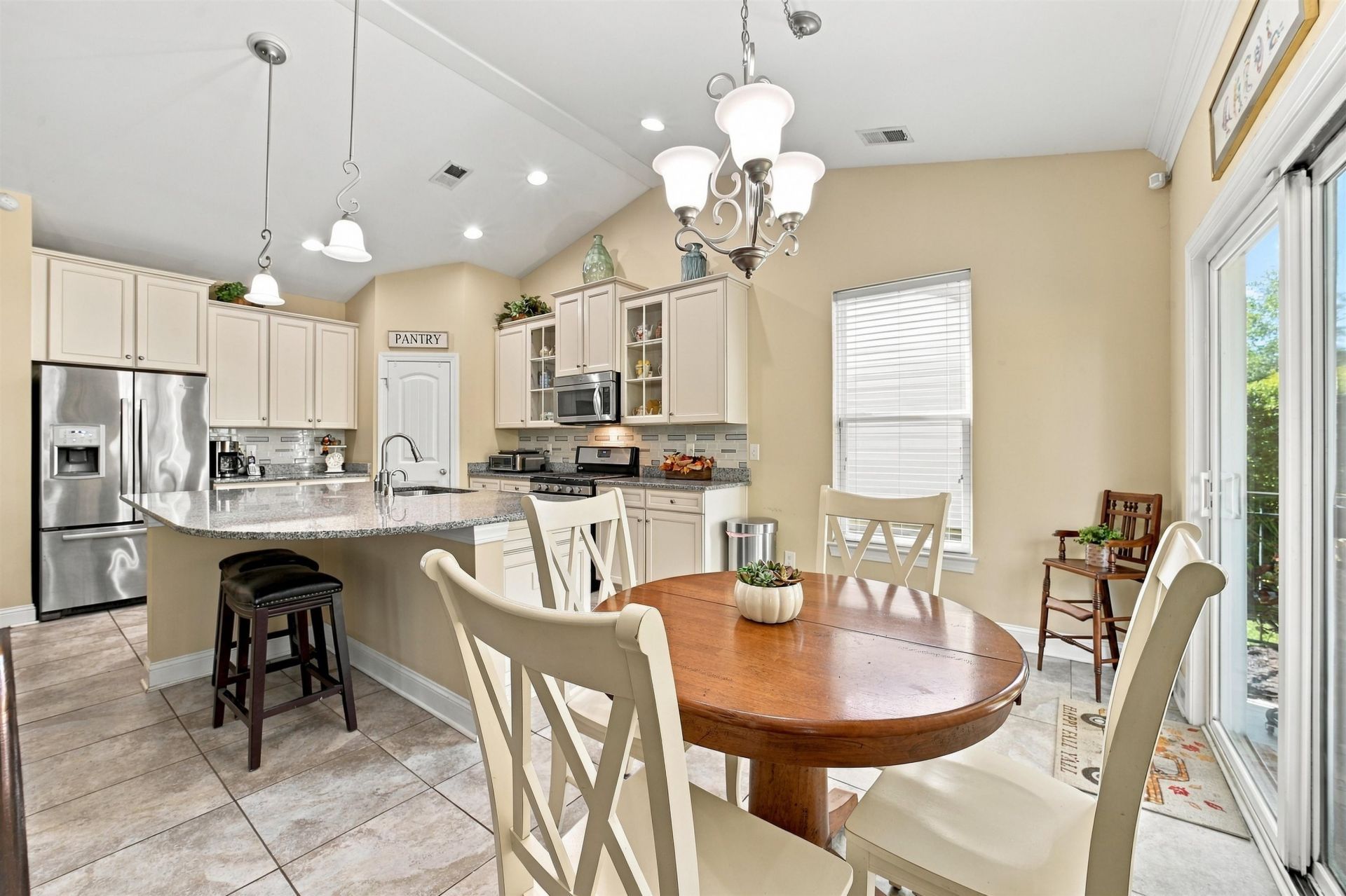 1755 Orchard Dr. Photo 5