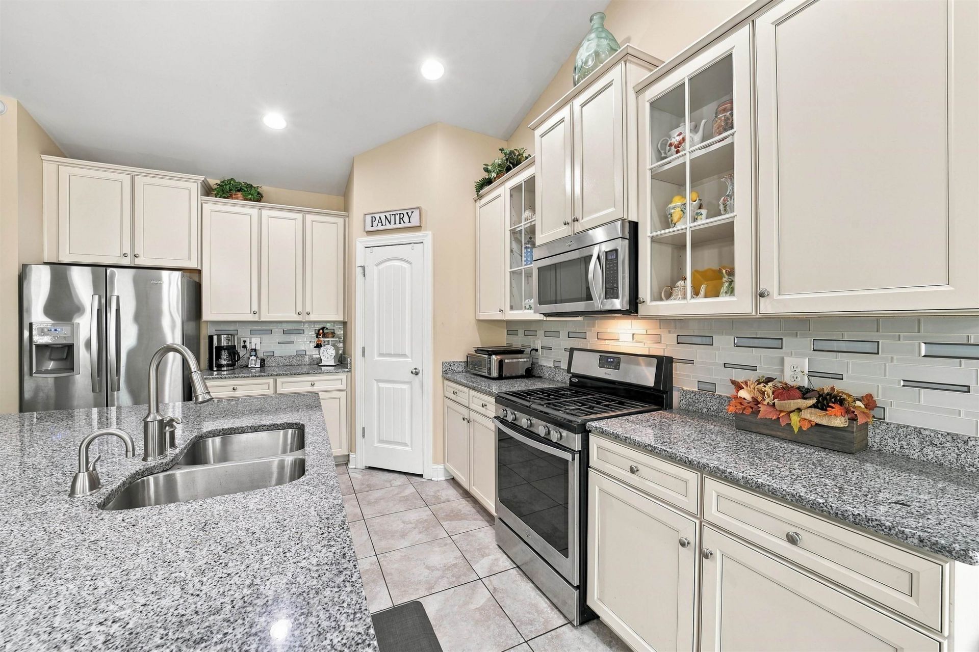 1755 Orchard Dr. Photo 7