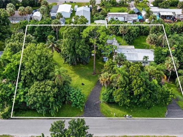 11343 Redbud LN, BONITA SPRINGS, FL 34135