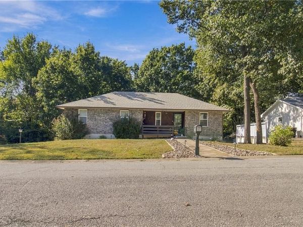 1409 Woodlawn Drive, Warrensburg, MO 64093