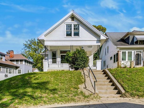 2325 S 15th Street, St Joseph, MO 64503