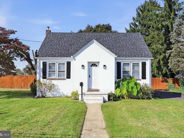 319 PINE STREET, WILLIAMSTOWN, NJ 08094