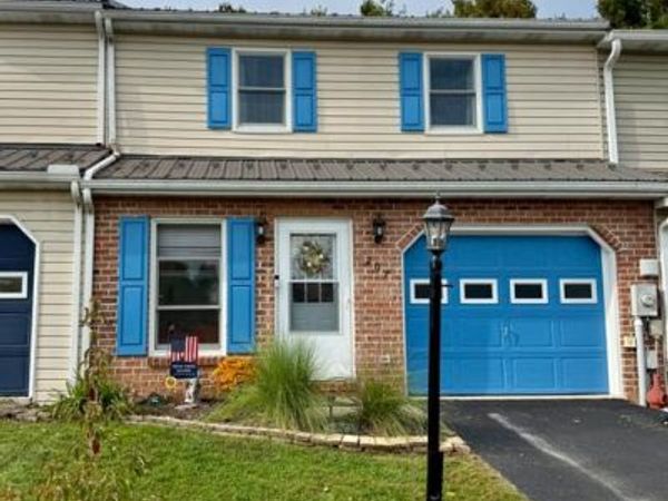 207 BAKER AND RUSSELL DRIVE, SHIPPENSBURG, PA 17257