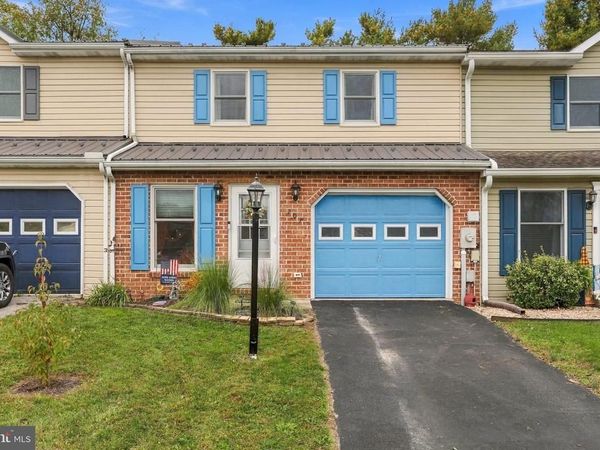 207 BAKER AND RUSSELL DRIVE, SHIPPENSBURG, PA 17257