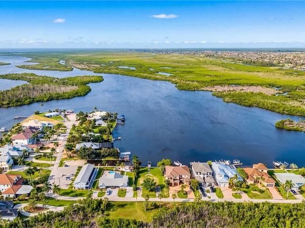 12190 Shoreview DR , MATLACHA, FL 33993