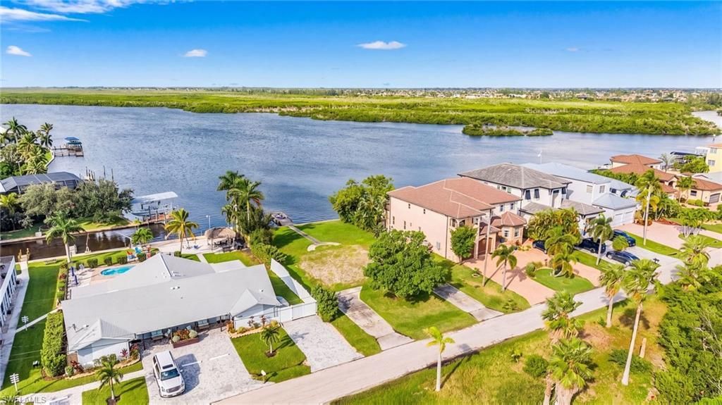 12190 Shoreview Dr , Matlacha, FL 33993 Photo