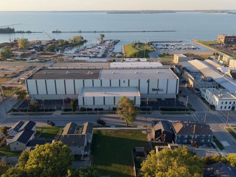 714 W Market Street, Sandusky, OH 44870 Photo 7