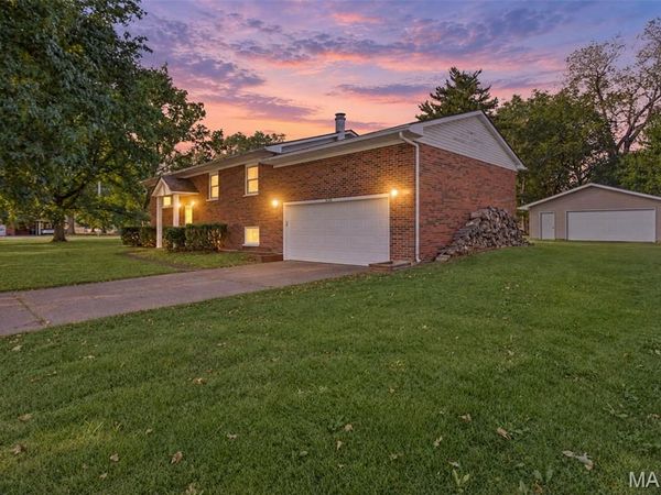 806 N 9th Street , Wood River, IL 62095