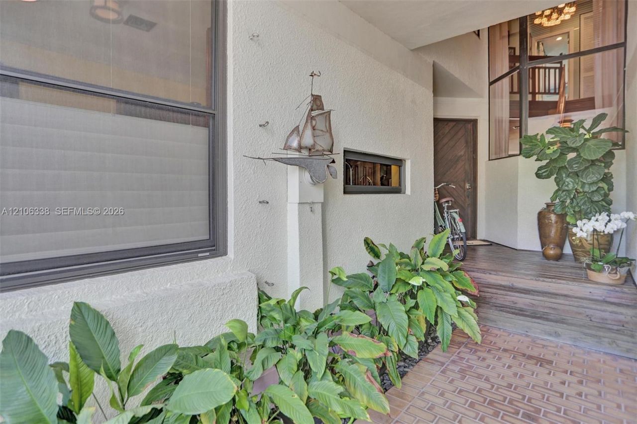 2678 NE 135th St , North Miami, FL 33181 Photo