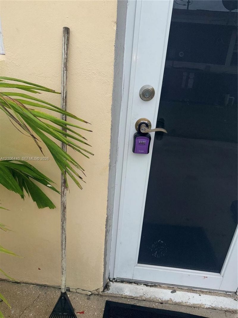 3580 NW 32nd Ct, Unit Efficiency, Lauderdale Lakes, FL 33309 Photo