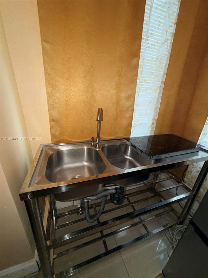 3580 NW 32nd Ct, Unit Efficiency, Lauderdale Lakes, FL 33309 Photo