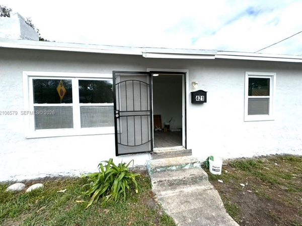 421 NW 77th St, Miami, FL 33150