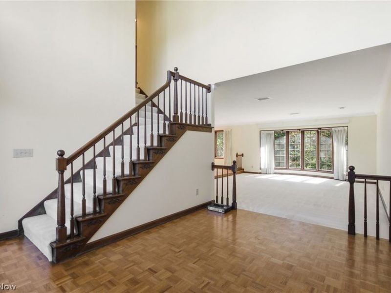 16 S Bentley Drive SE, Canton, OH 44709 Photo 11