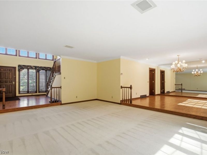 16 S Bentley Drive SE, Canton, OH 44709 Photo 12