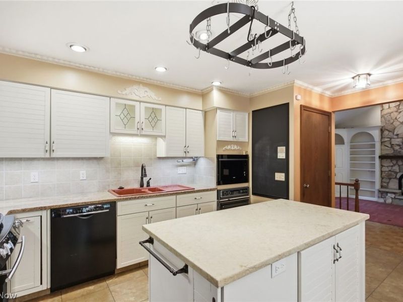 16 S Bentley Drive SE, Canton, OH 44709 Photo 15