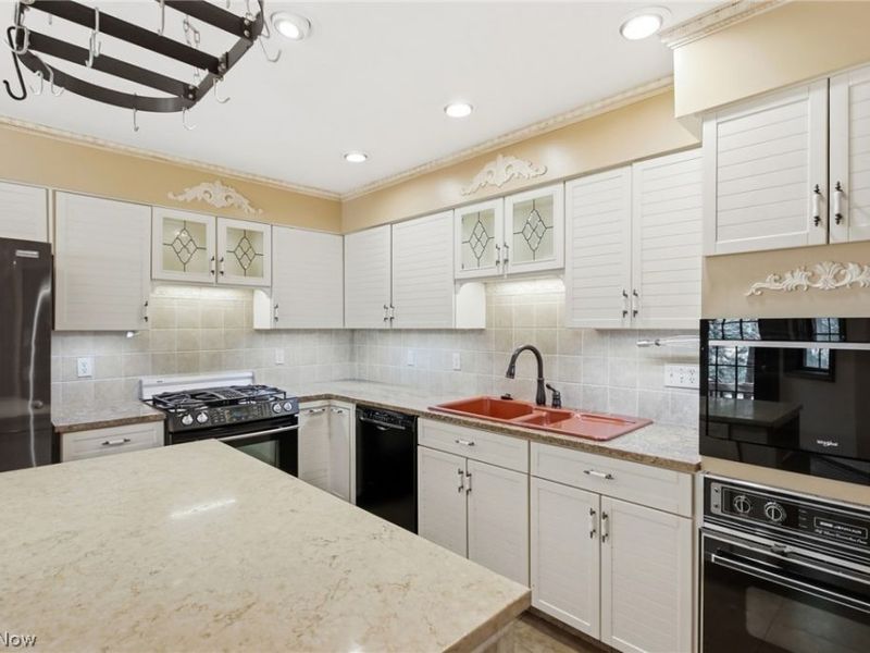 16 S Bentley Drive SE, Canton, OH 44709 Photo 17