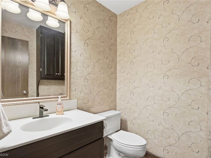 16 S Bentley Drive SE, Canton, OH 44709 Photo 18