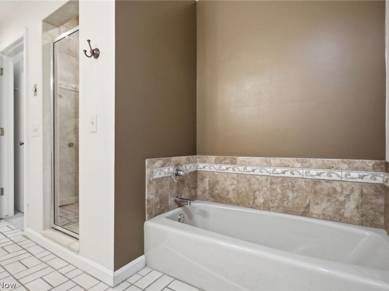 16 S Bentley Drive SE, Canton, OH 44709 Photo 25