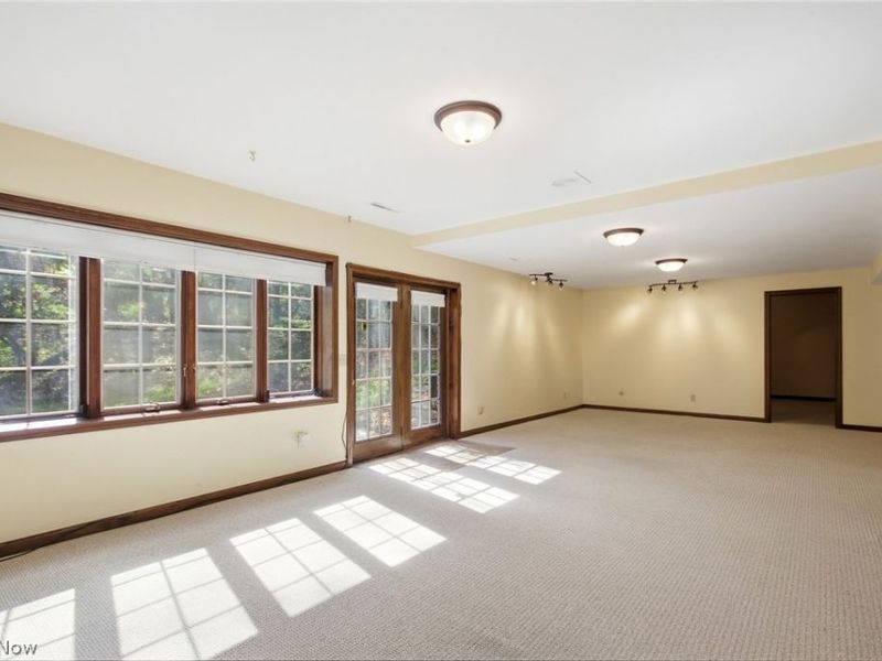 16 S Bentley Drive SE, Canton, OH 44709 Photo 31