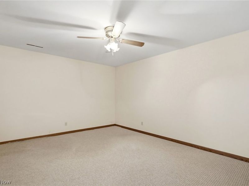 16 S Bentley Drive SE, Canton, OH 44709 Photo 35