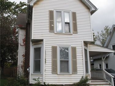 27 Sunnyside Street , Lockport, NY 14094