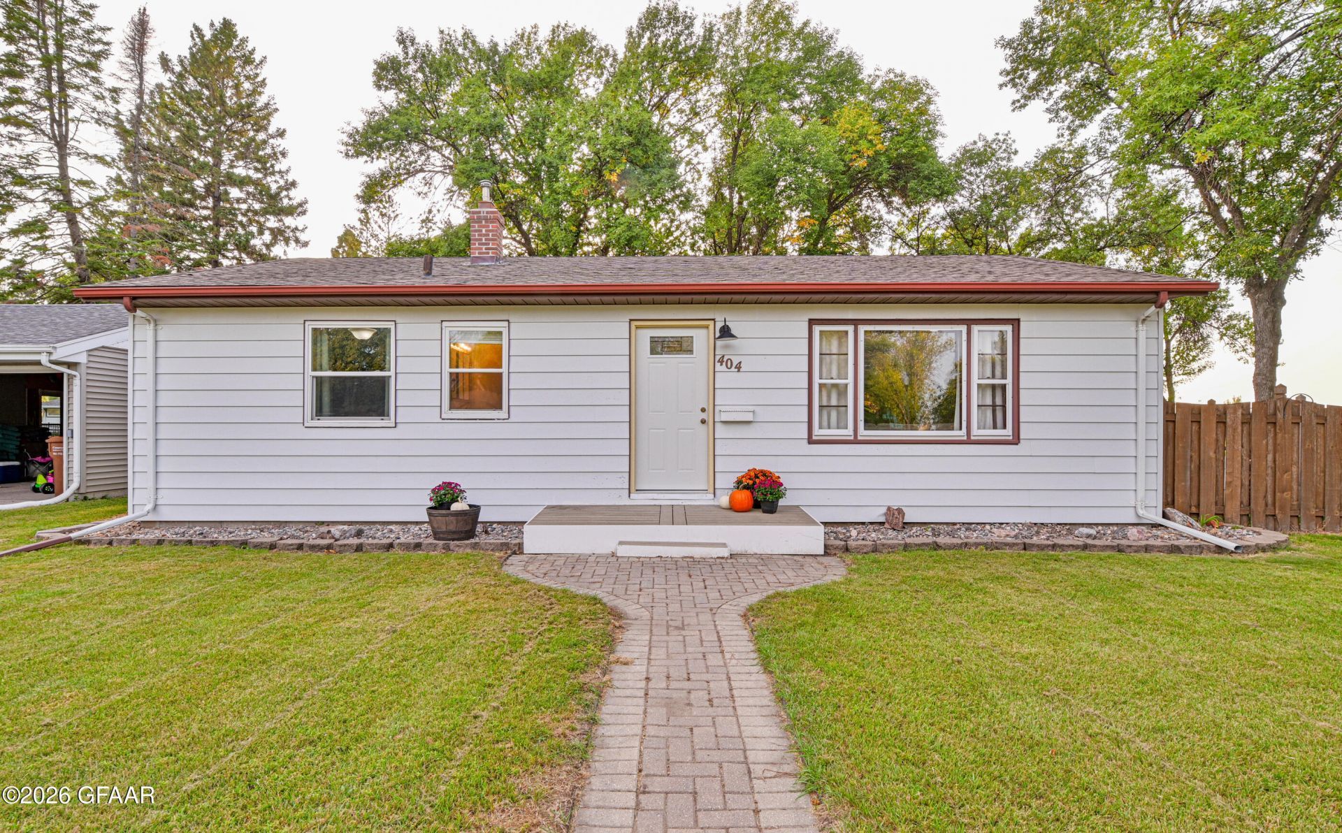 404 Mero Court Se, East Grand Forks, MN 56721 Main Photo