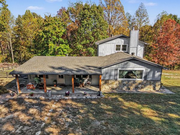 1101 Bryant Perry Rd, Bethpage, TN 37022