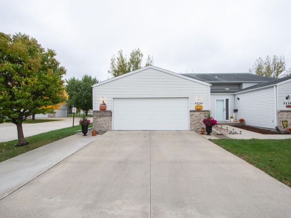 3234 35th Avenue S, Fargo, ND 58104