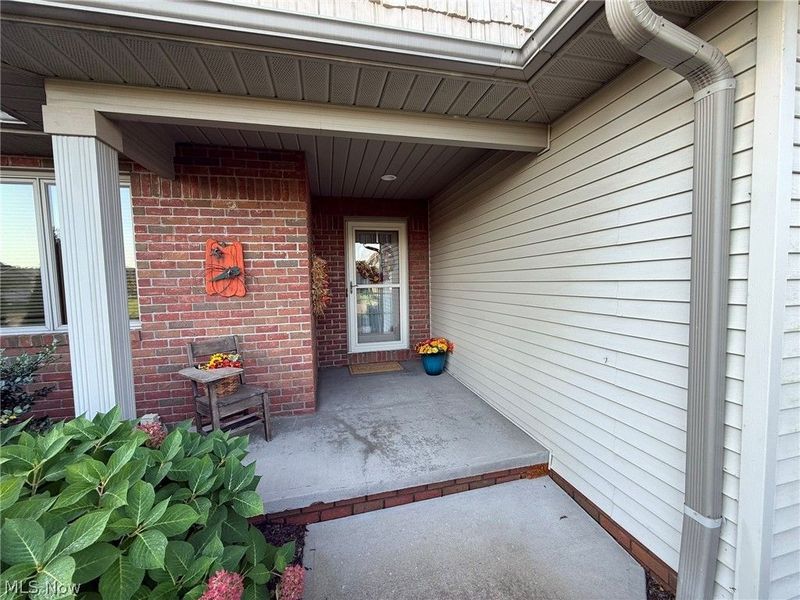 1152 Pine Bluff Drive NE, New Philadelphia, OH 44663 Photo 2