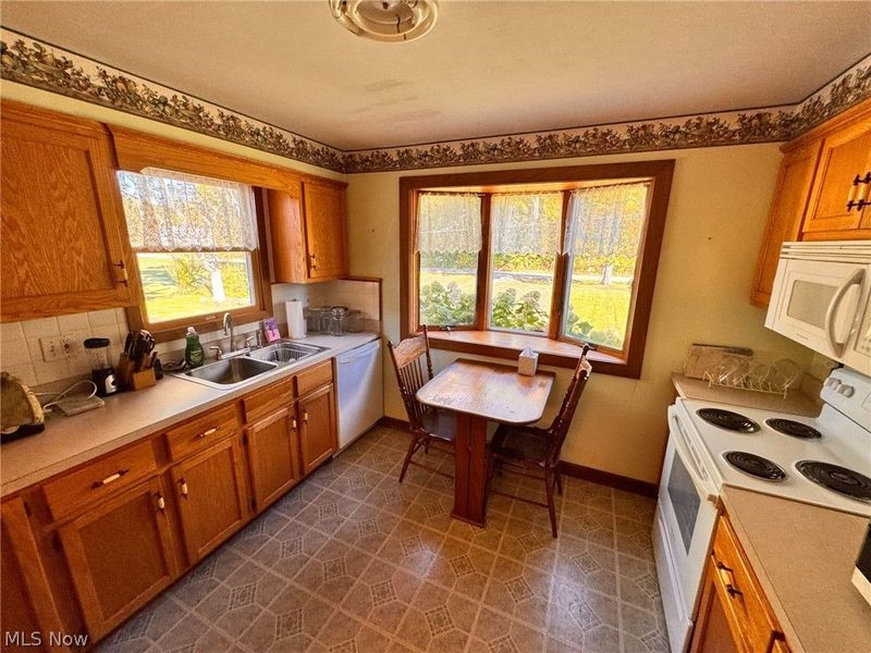 4111 Herr Fieldhouse Road, Southington, OH 44470 Photo 10
