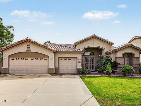 2841 E RANCH Court, Gilbert, AZ 85296