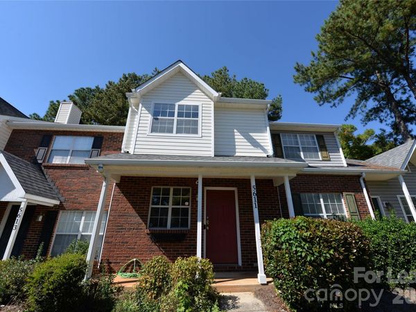 5611 Prescott Court , Charlotte, NC 28269