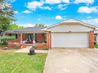 810 NW 50th St, Lawton, OK 73505