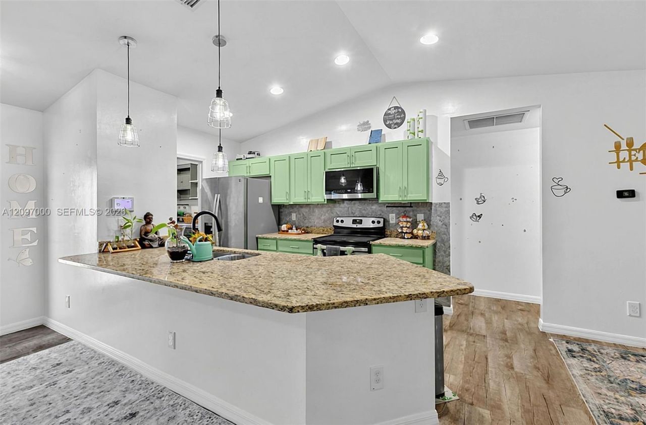 7021 Ramrod Circle , La Belle, FL 33935 Photo
