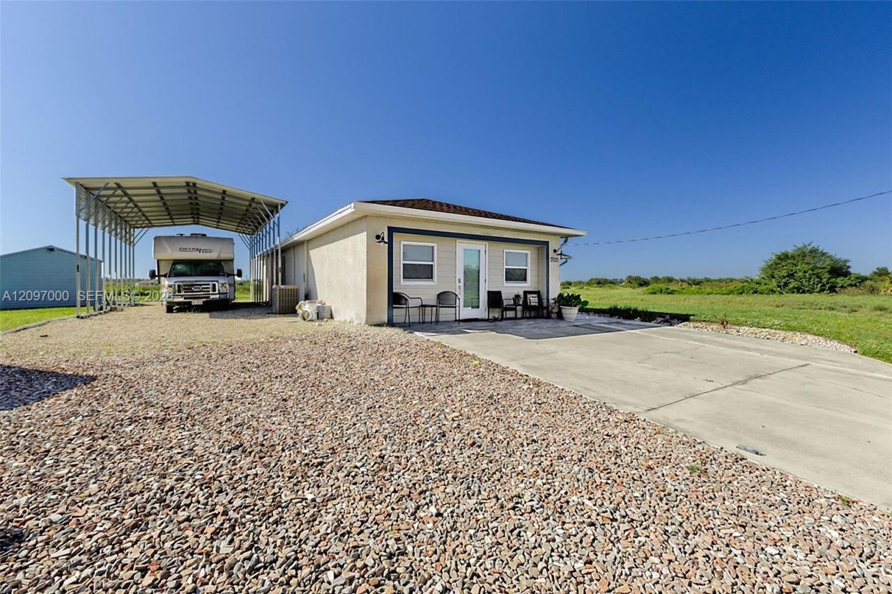 7021 Ramrod Circle , La Belle, FL 33935 Photo