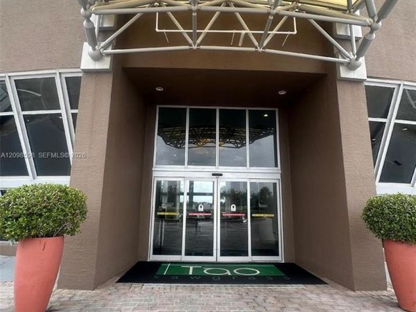2641 N Flamingo Rd , Unit 1502N, Sunrise, FL 33323
